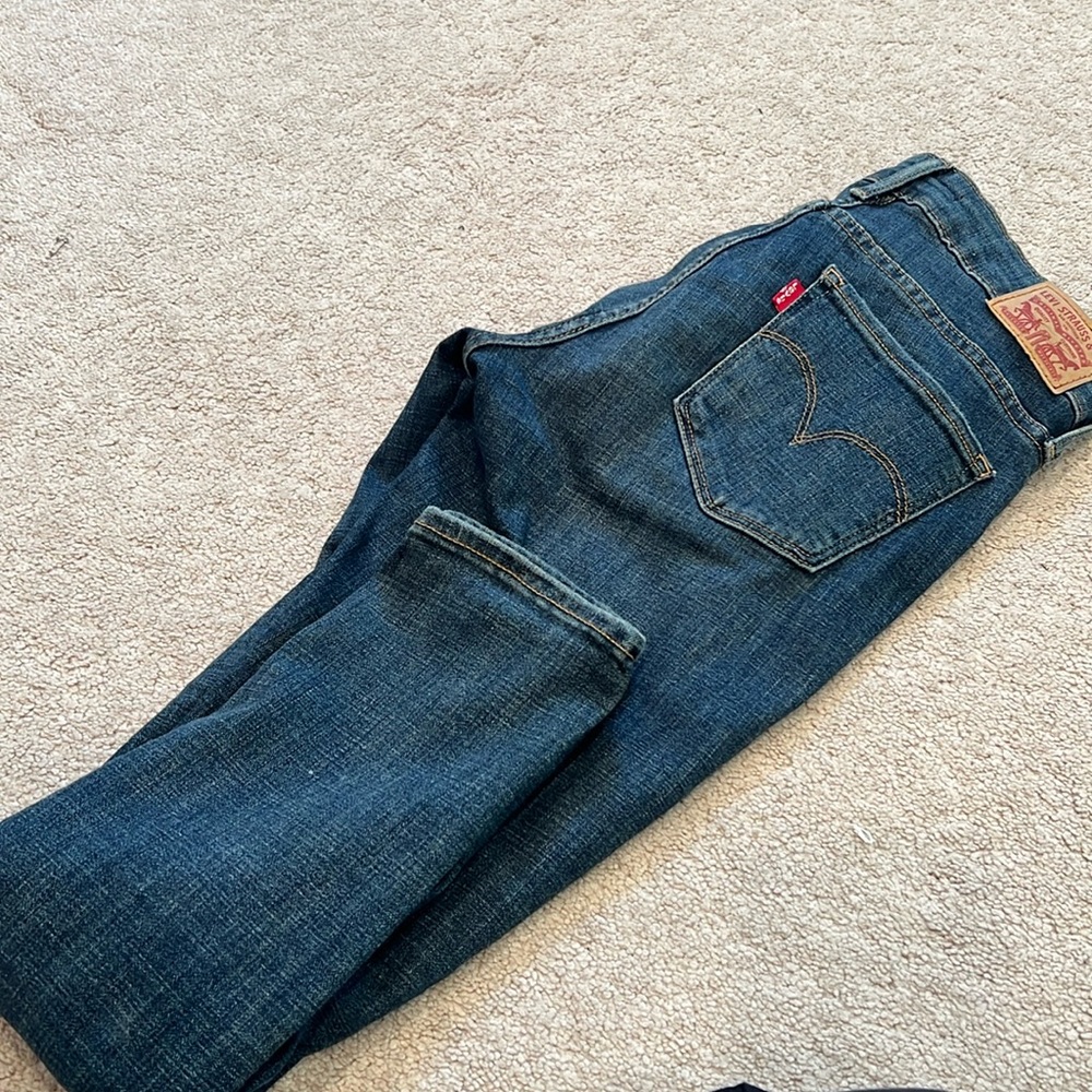 Women’s Levi’s 711 skinny jeans size 27